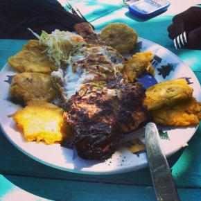 Eating on the road to&nbsp;Jacmel